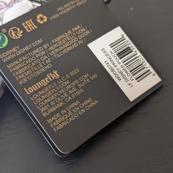 Loungefly Disney Princess Floral Cosmetic Bag - Picture 6 of 6